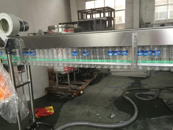 Água de engarrafamento automática que enxágua o preço tampando de enchimento da máquina