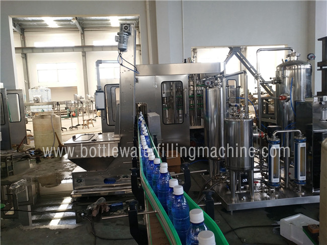 O GV do CE carbonatou a máquina de enchimento da bebida/refresco, planta de engarrafamento da água gasosa 0