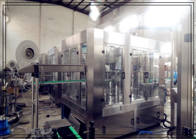 O PLC controla a máquina de enchimento do suco de fruto para o branco prateado da fábrica SUS304 da bebida 1