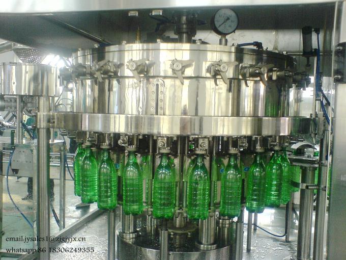 A garrafa giratória automática carbonatou a linha de produção da máquina/refresco de enchimento da bebida 3