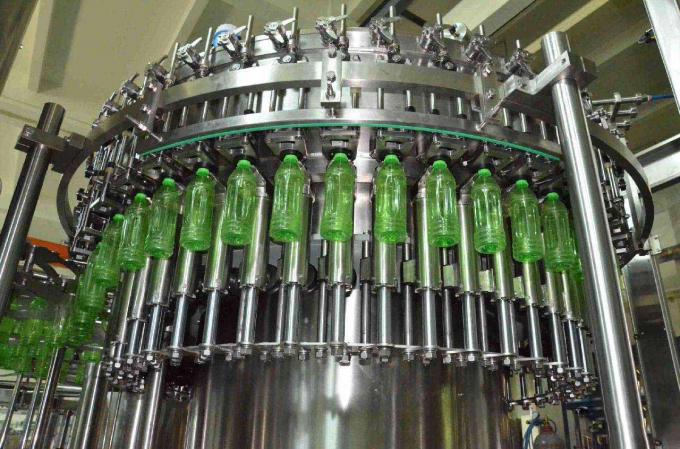 Operação fácil carbonatada automática da máquina de enchimento da bebida da eficiência elevada 3