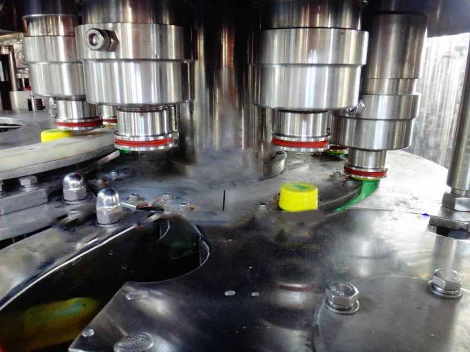 Operação fácil carbonatada automática da máquina de enchimento da bebida da eficiência elevada 4