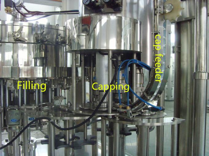 Operação fácil carbonatada automática da máquina de enchimento da bebida da eficiência elevada 1