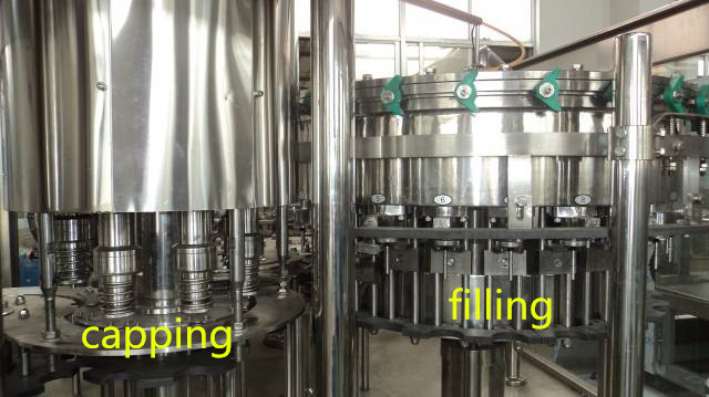 A planta de enchimento carbonatada da bebida da soda/carbonatou a linha de produção do refresco 1
