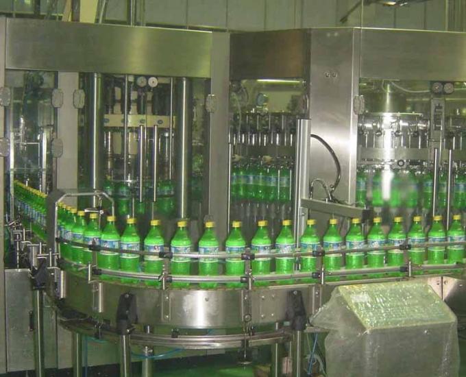 A linha de produção da cola/água de soda automáticas/carbonatou a linha de produção da bebida 6