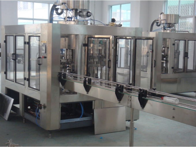 A máquina de enchimento da bebida da garrafa do ANIMAL DE ESTIMAÇÃO/carbonatou linhas de produção das bebidas 1