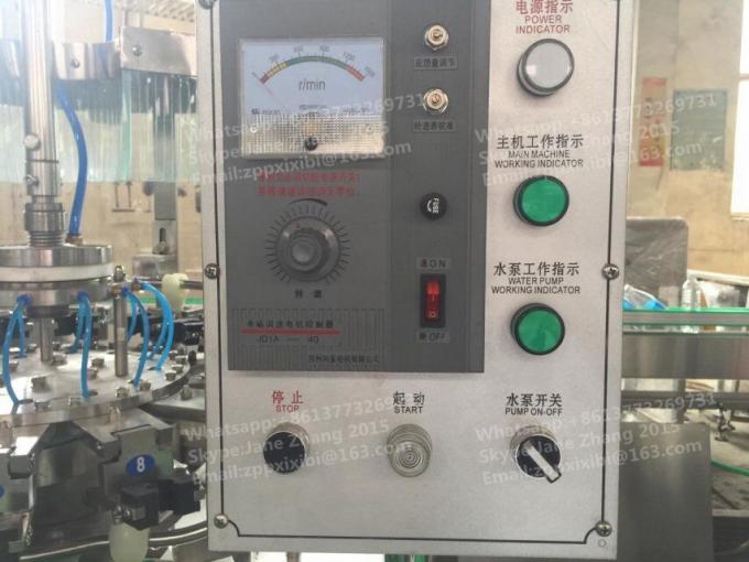 A máquina de engarrafamento de vidro elétrica/carbonatou a linha de produção da bebida 6