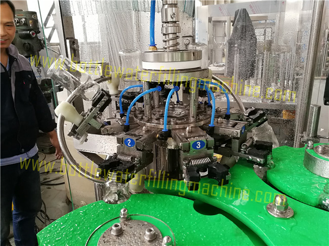 Controle do PLC de Mitsubishi da máquina de enchimento do chá/suco da garrafa de vidro de tampão de coroa 0