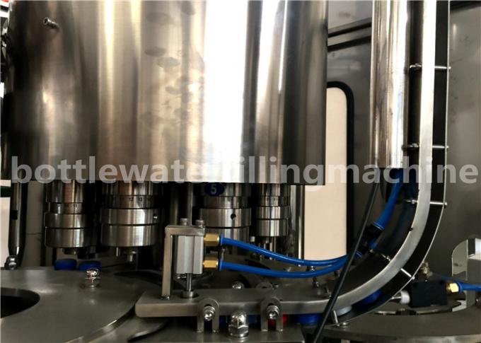 A linha de engarrafamento de baixo nível de ruído da água gasosa, Carbonated flavored a máquina de enchimento da bebida 1