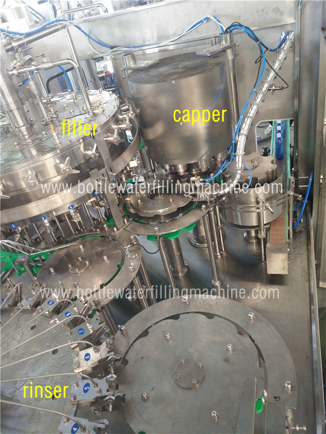 Os Ss carbonataram a planta de produção da água/bebida efervescente, máquina de enchimento Isobaric da água 1