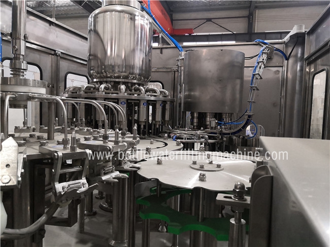 18 lichi de enchimento das cabeças 2000BPH que empacota Juice Bottling Equipment 0