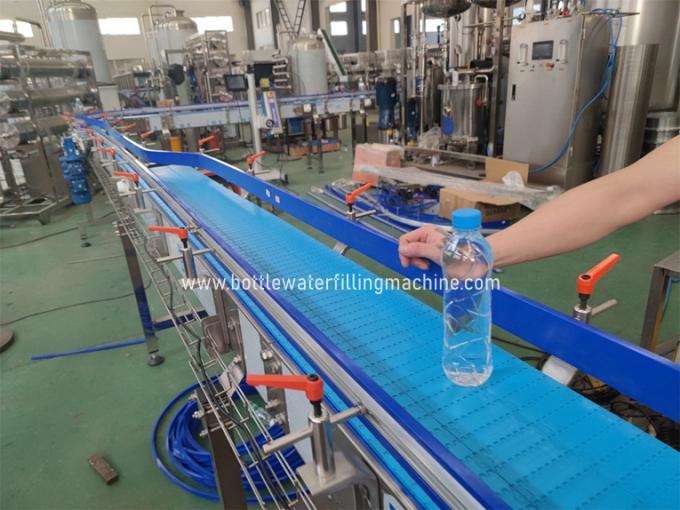Máquina de enchimento de garrafas PET de pequena escala 4000BPH, equipamento de engarrafamento de água mineral 2